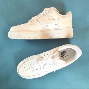 NWT Nike Air Force 1 '07 SE sneakers